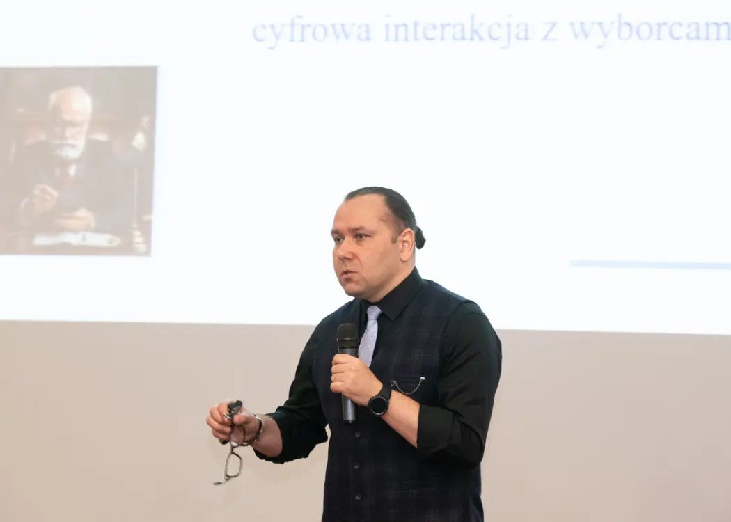 Naukowe środy na UWM - wykład dr. Miłosza Babeckiego
