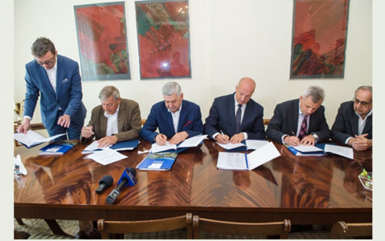 podpisanie umów z firmami Michelin i ŻARNA