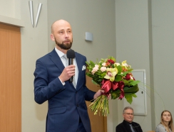 dr hab. Sławmir Przybyliński z kwiatami