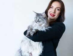 dr Justyna Błażejak-Grabowska i kotka Celina